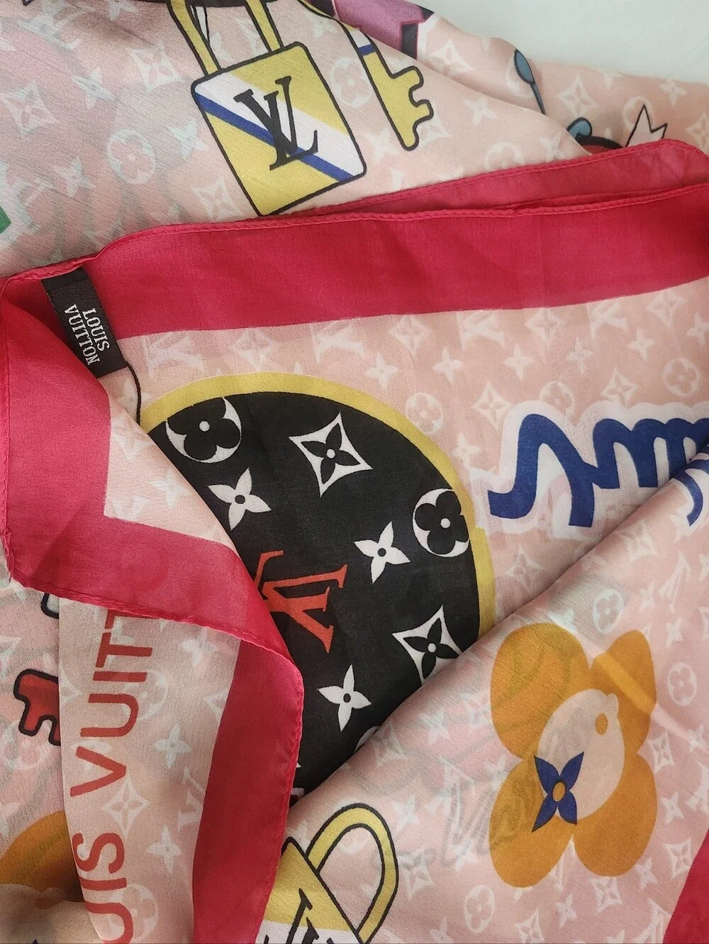 Pink Graphic Silk-Feel Louis Vuitton Women’s Scarf/wrap